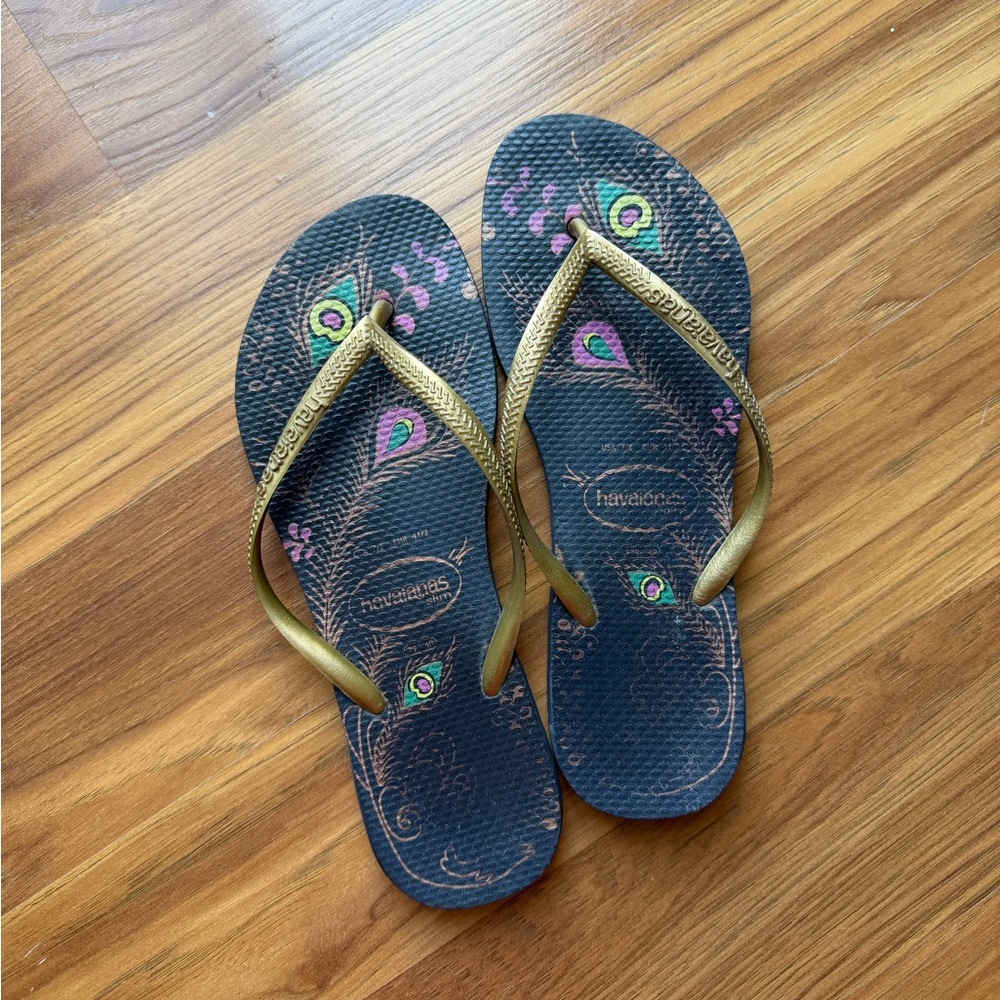 Havaianas Navy Flip Flops with Gold Accent and Multicolor Feather Print